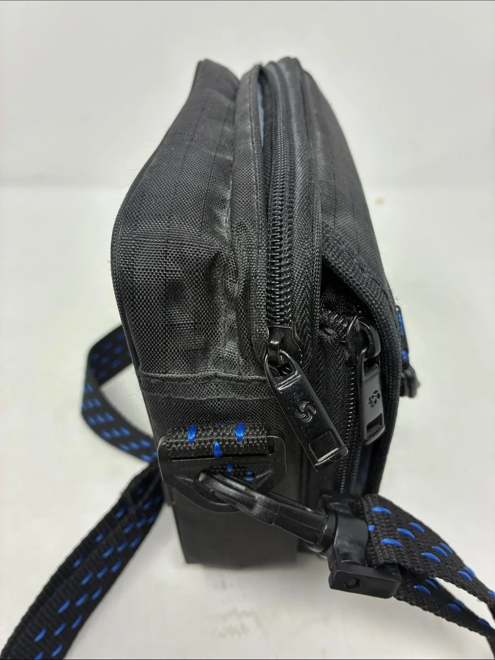 Samsonite Black Messenger Bag with Blue Accents